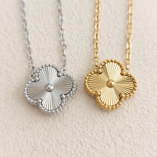 18K Gold-Plated Stainless Steel Clover Necklace (Water-Resistant)(03)